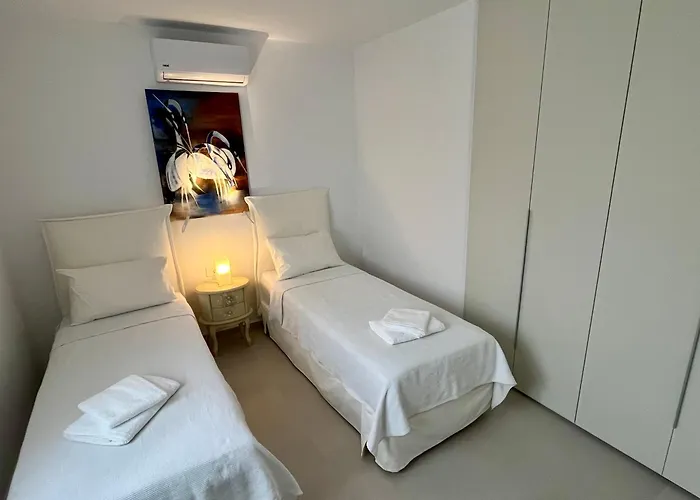 Villa Eidolion Essence *