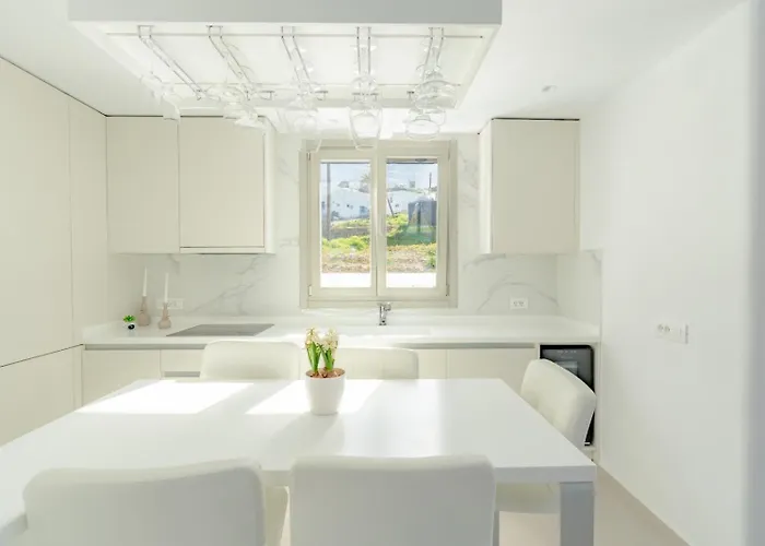 Villa Eidolion Essence *