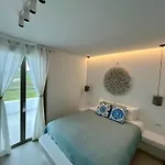 Villa Eidolion Essence Áno Merá