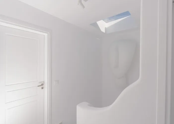 Villa Eidolion Essence